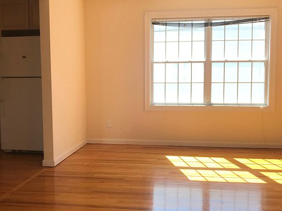 2nd image of 214 Truman Ave Unit 2