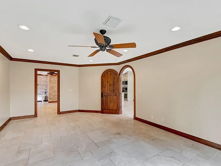 7415 Woodland Creek Ln — Photo 13