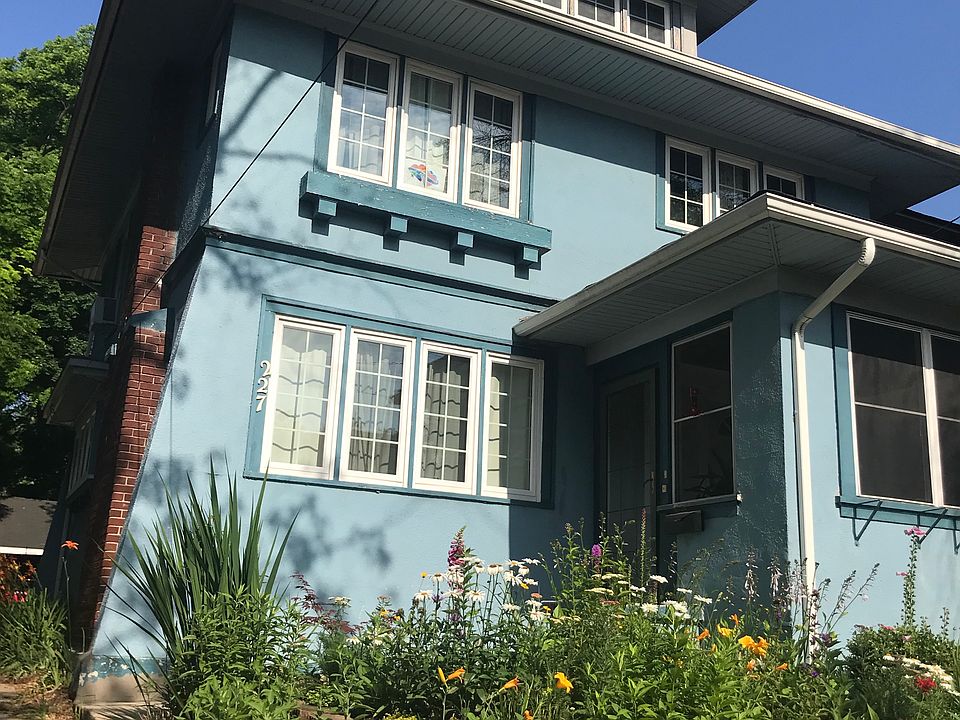 1st image of 227 Carlton Ave SE
