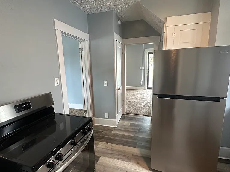 1134 Wertz Ave SW — Photo 4