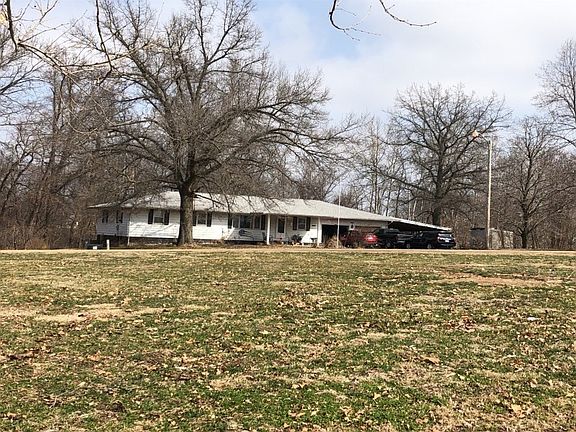 3rd image of 115 Douglas Dr