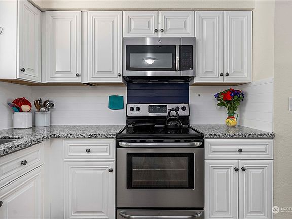 4th image of 9605 138th Street Ct NW