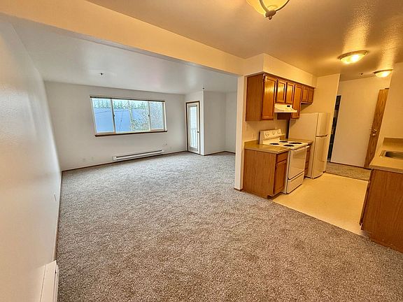 2nd image of 1549 NE 177th St APT 204