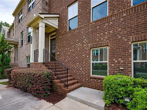 3rd image of 620 Sunset Park Dr