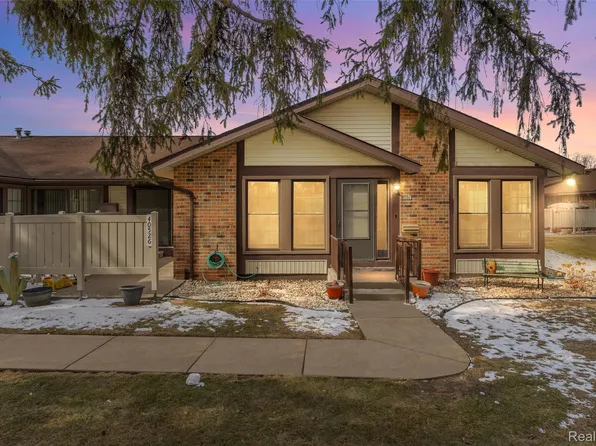 40526 Newport Dr, Plymouth, MI 48170