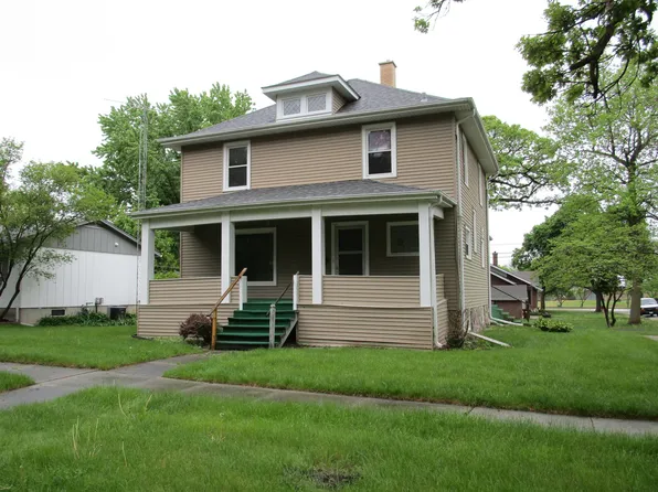 1006 N Hart St, Harvard, IL 60033
