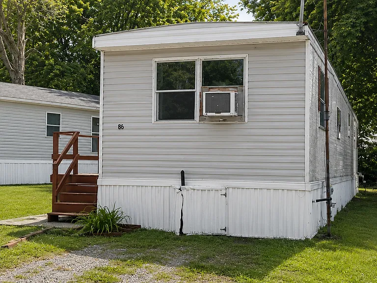 1100 W Locust St #86 — Photo 1
