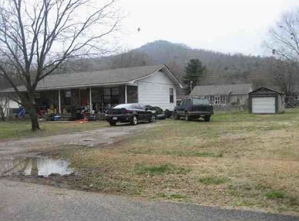 2nd image of 1031 Montrosa Ave