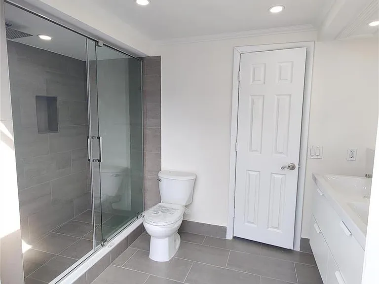 733 NE 18th Ave — Photo 72