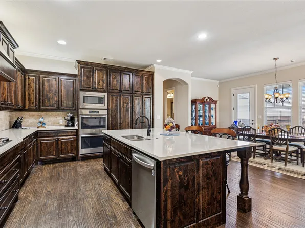 6025 Kessler Dr, North Richland Hills, TX 76180