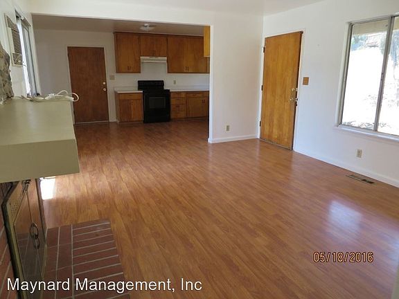 3rd image of 484 Marshall Ave