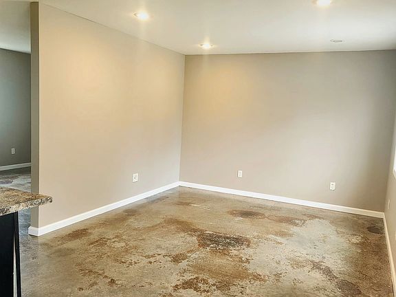 2nd image of 148 Ellis Ln