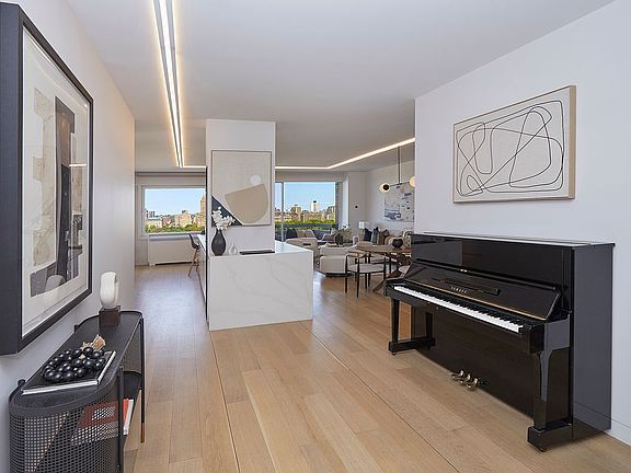 2nd image of 45 E 89th St APT 21E