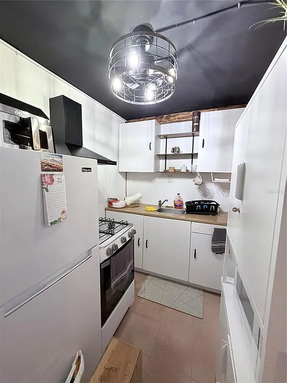 1 bed, 1.0 bath, 300 sqft, $750 — Photo 2