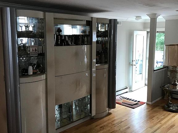 2nd image of 53 Lynbrook Ave