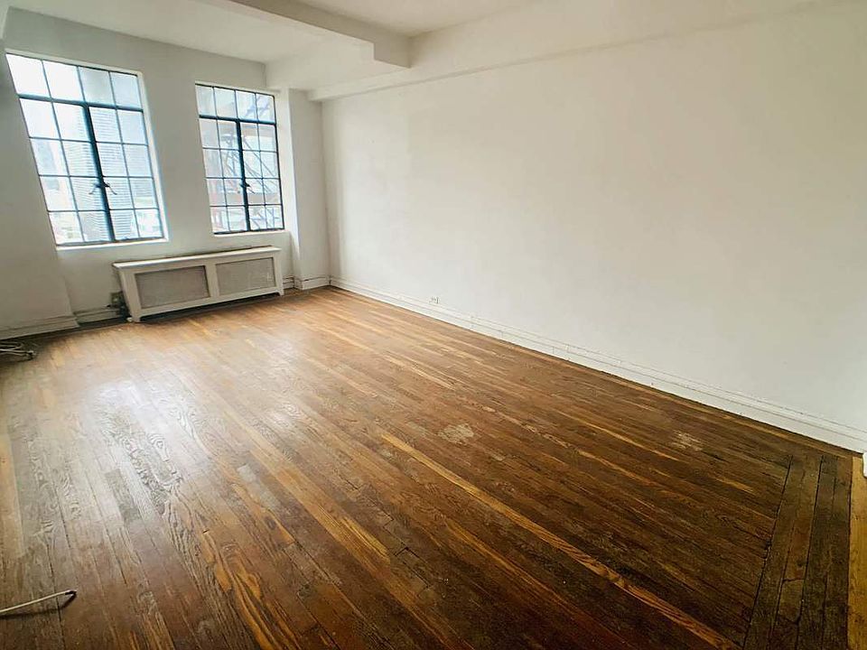 2nd image of 312 E 42nd St #2202