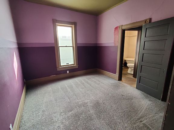 5th image of 41 N Chicago St