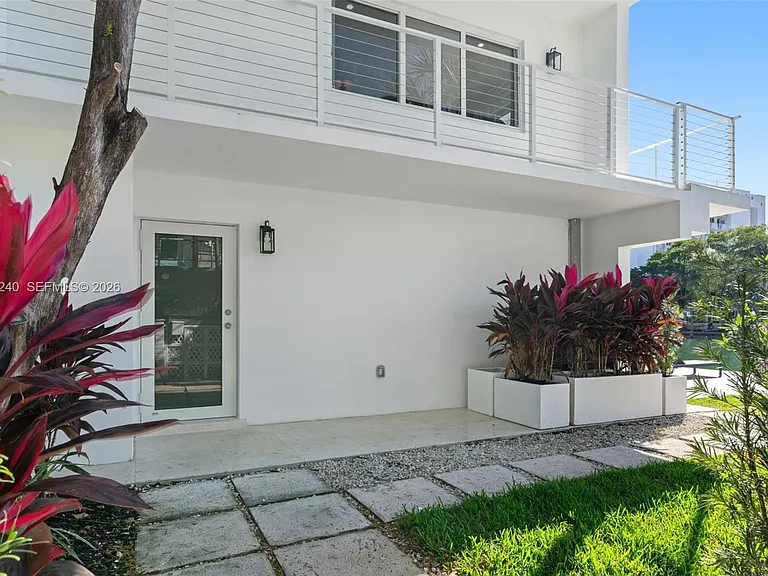 7286 Gary Ave — Photo 4