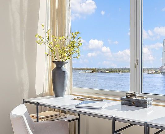 5th image of 20 River Ter APT 18L