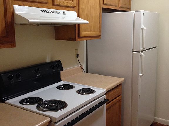 2nd image of 2509 Woodhill Ct APT 14