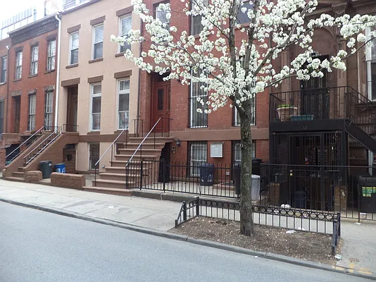 Rented by L.Nelson & Associates | media 4