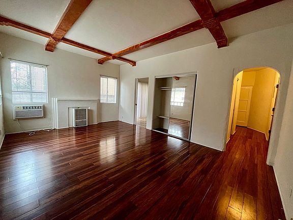 3rd image of 153 S Crescent Dr #1B-1BA
