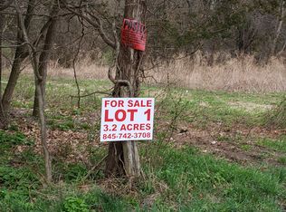 318 Lake Rd, Salisbury Mills, NY 12577