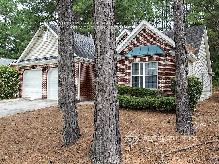 180 Eastfield Ct — Photo 2