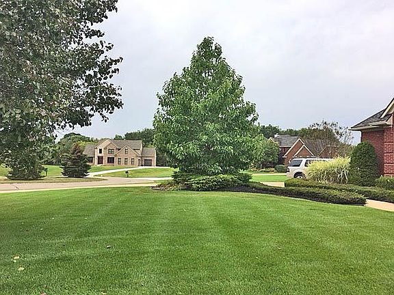4th image of 8509 Old Oak Dr