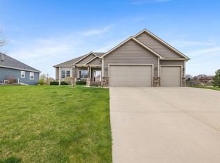 1035 E Peach Tree Ln, Oak Creek, WI 53154