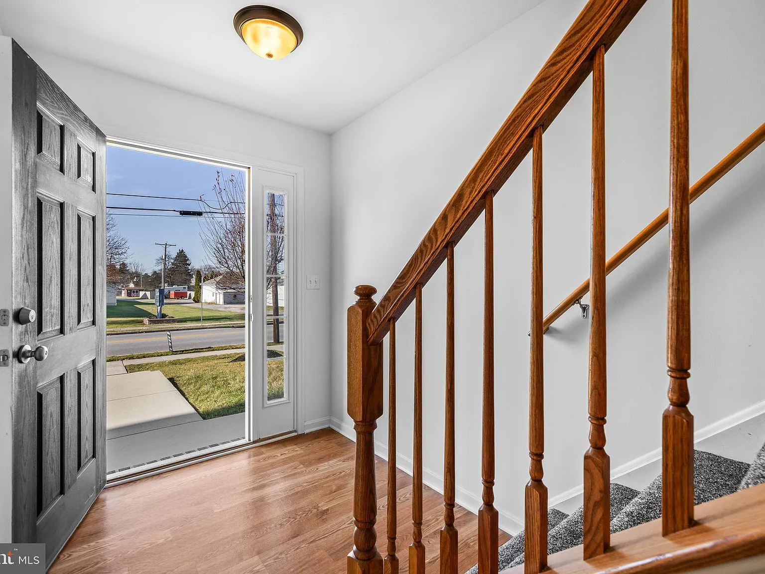 4 bed, 2.5 bath, 1625 sqft, $1,936 — Photo 2