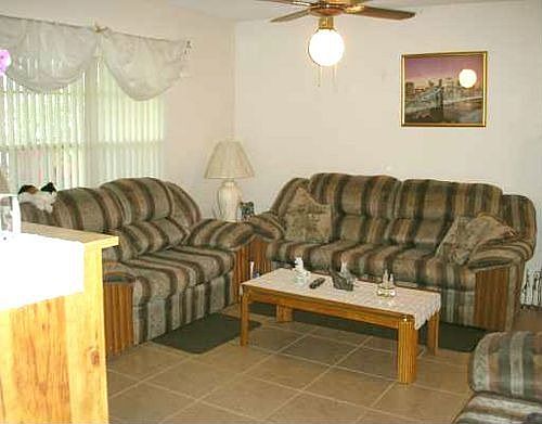 2nd image of 866 Hendry Dr