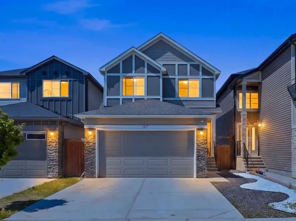 107 E Savanna Way NE, Calgary, AB T3J 0Y6