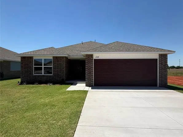 1208 E Stallion Ln, Mustang, OK 73064