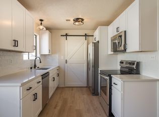 1689 Skyview Cir NE, Rio Rancho, NM 87144