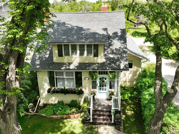 2718 Regina Avenue, Regina, SK S4S 0G5