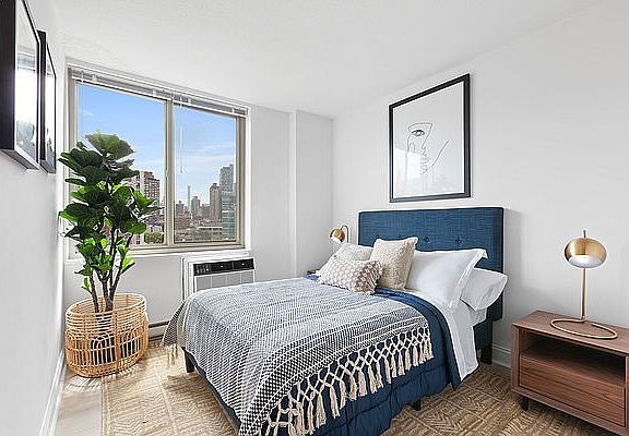 4th image of 1954 1st Ave APT 5Y