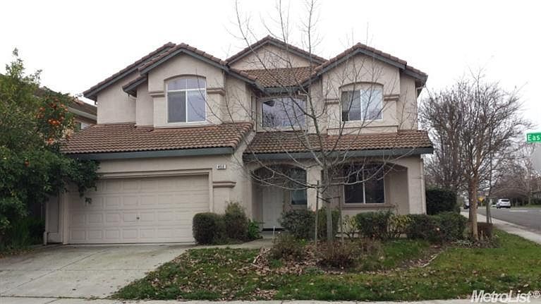 1st image of 450 Eastbrook Cir
