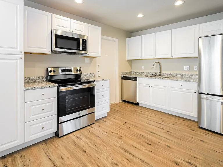 9106 Valley Rdg — Photo 8