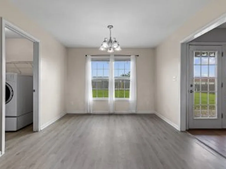 302 Redemption Ct — Photo 6