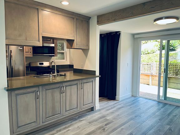 4th image of 2526 Banner Ave #A