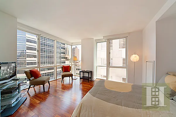 Rented by Halstead Real Estate | media 28