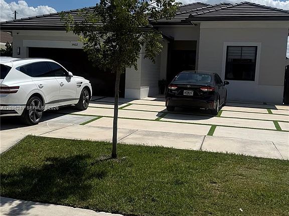 3rd image of 14422 SW 18th St