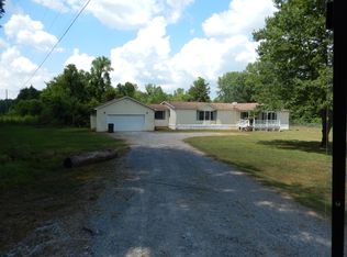 414 Fields Rd, Laceys Spring, AL 35754