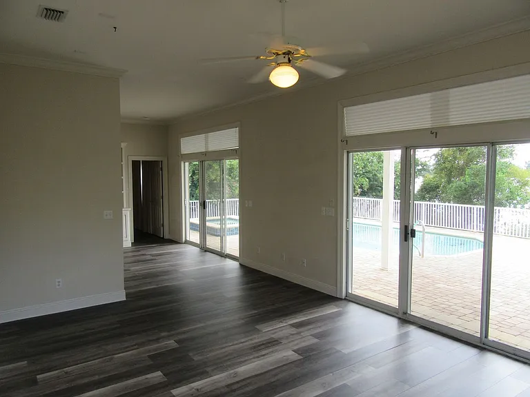 2516 Country Club Dr — Photo 9