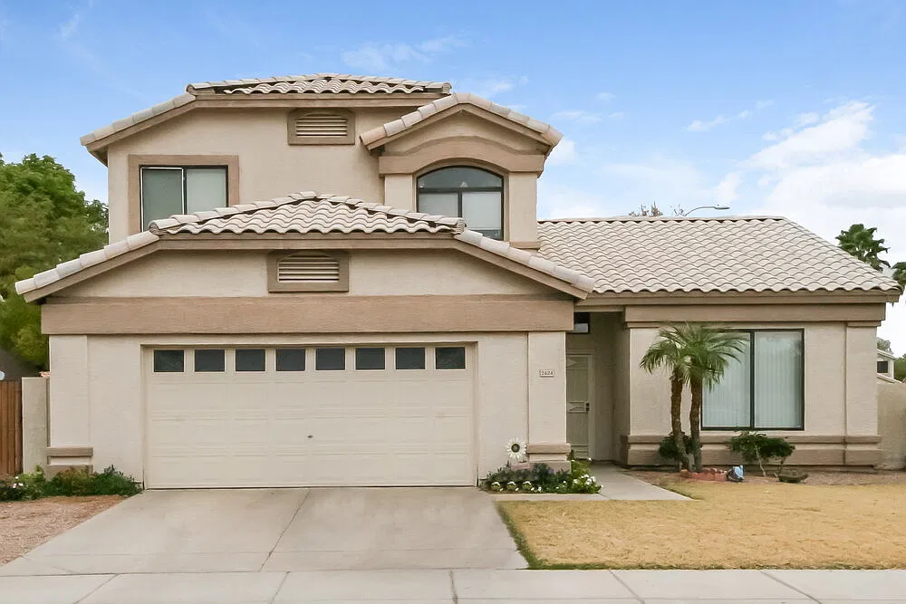 4 bed, 3.0 bath, 2004 sqft, $3,830 — Photo 1