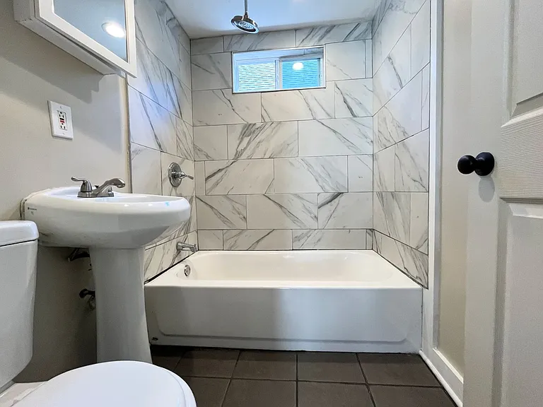 501 Plymouth Ave — Photo 12