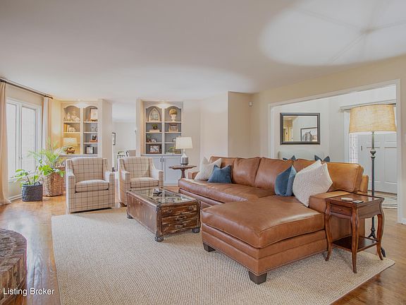 4th image of 131 Rosswood Dr