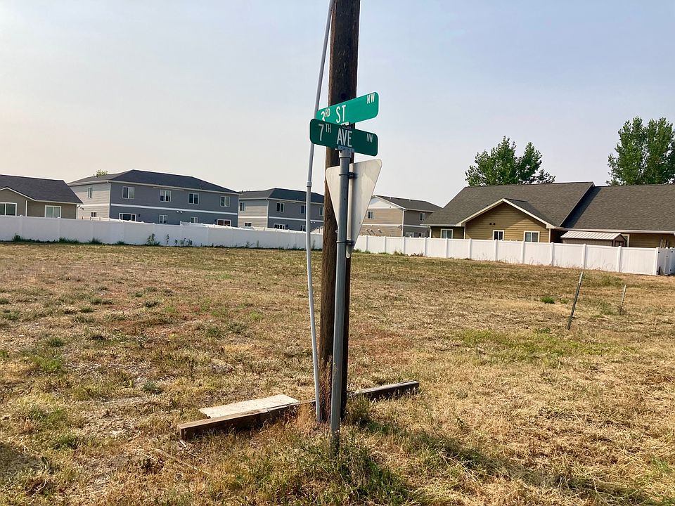 1st image of 300 7th Ave NW #22
