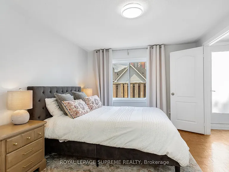 16 Lightbourn Ave — Photo 32